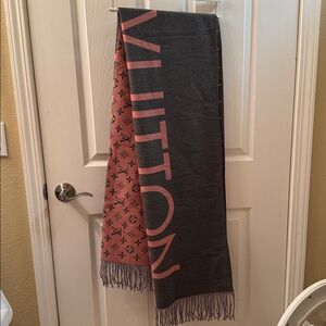 Louis Vuitton Gray and Pink Scarf